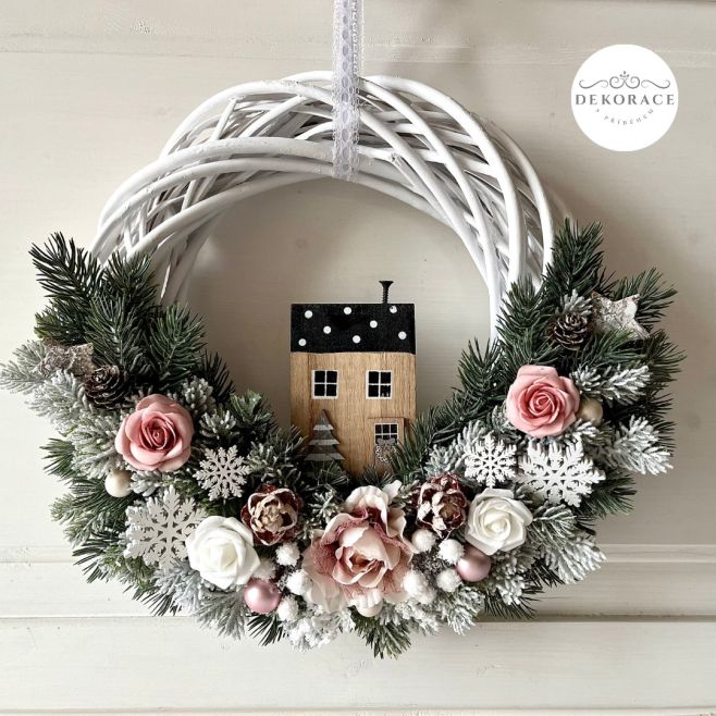 Hezký podvečer, posílám další věnec z mé dílny na prodej a přeji všem hezký zbytek neděle.😘...