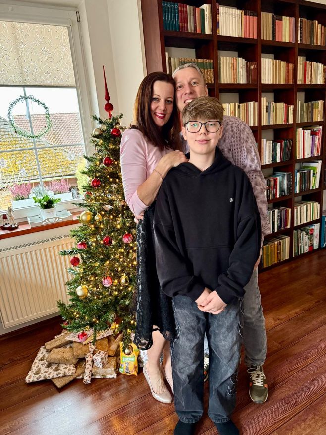 Milé zákaznice a zákazníci, přeji vám všem krásné a poklidné prožití svátků vánočních se svými nejbližšími a do nového...